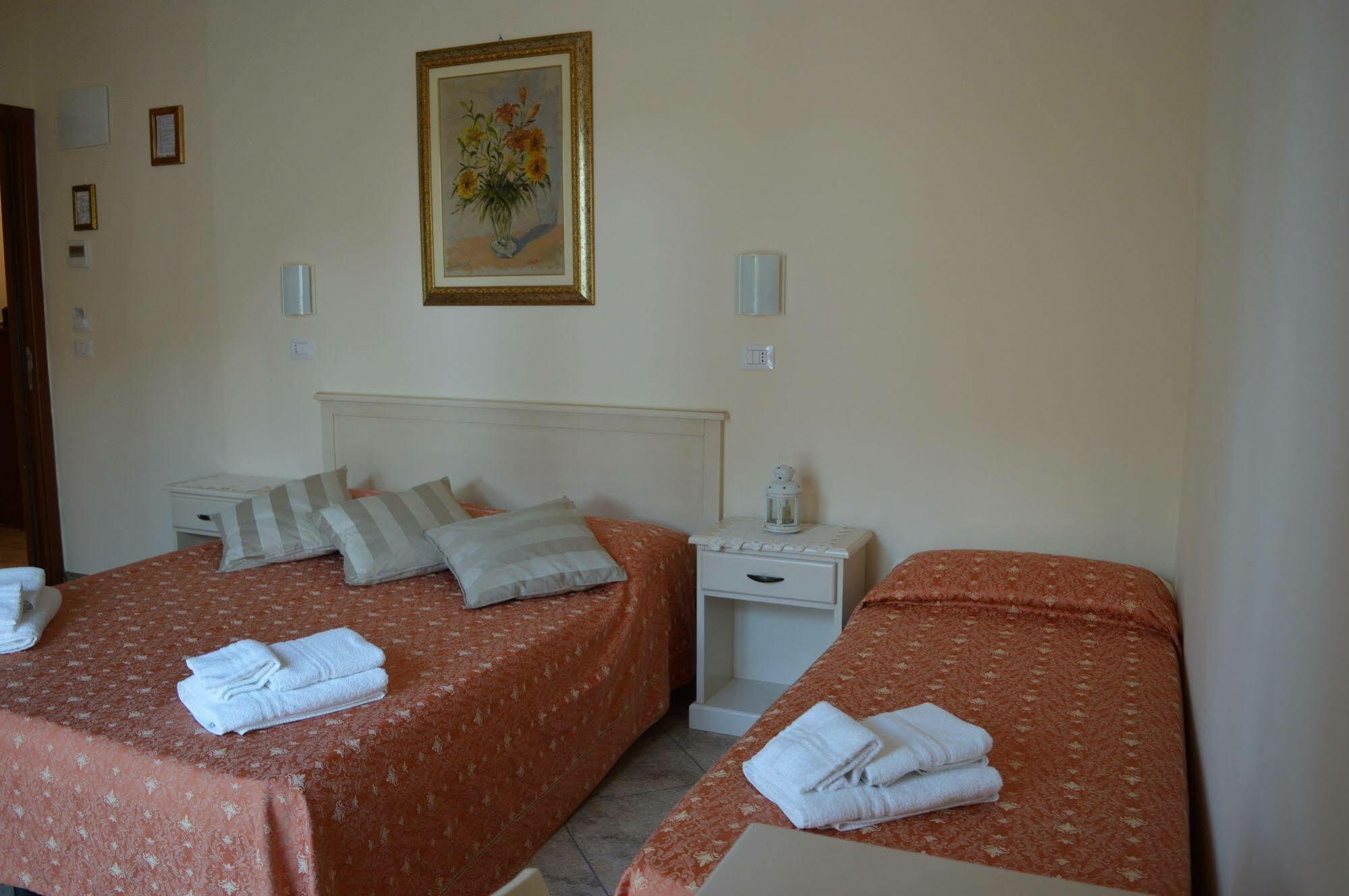 Hotel Franca Μιλάνο Μαριτίμα Εξωτερικό φωτογραφία