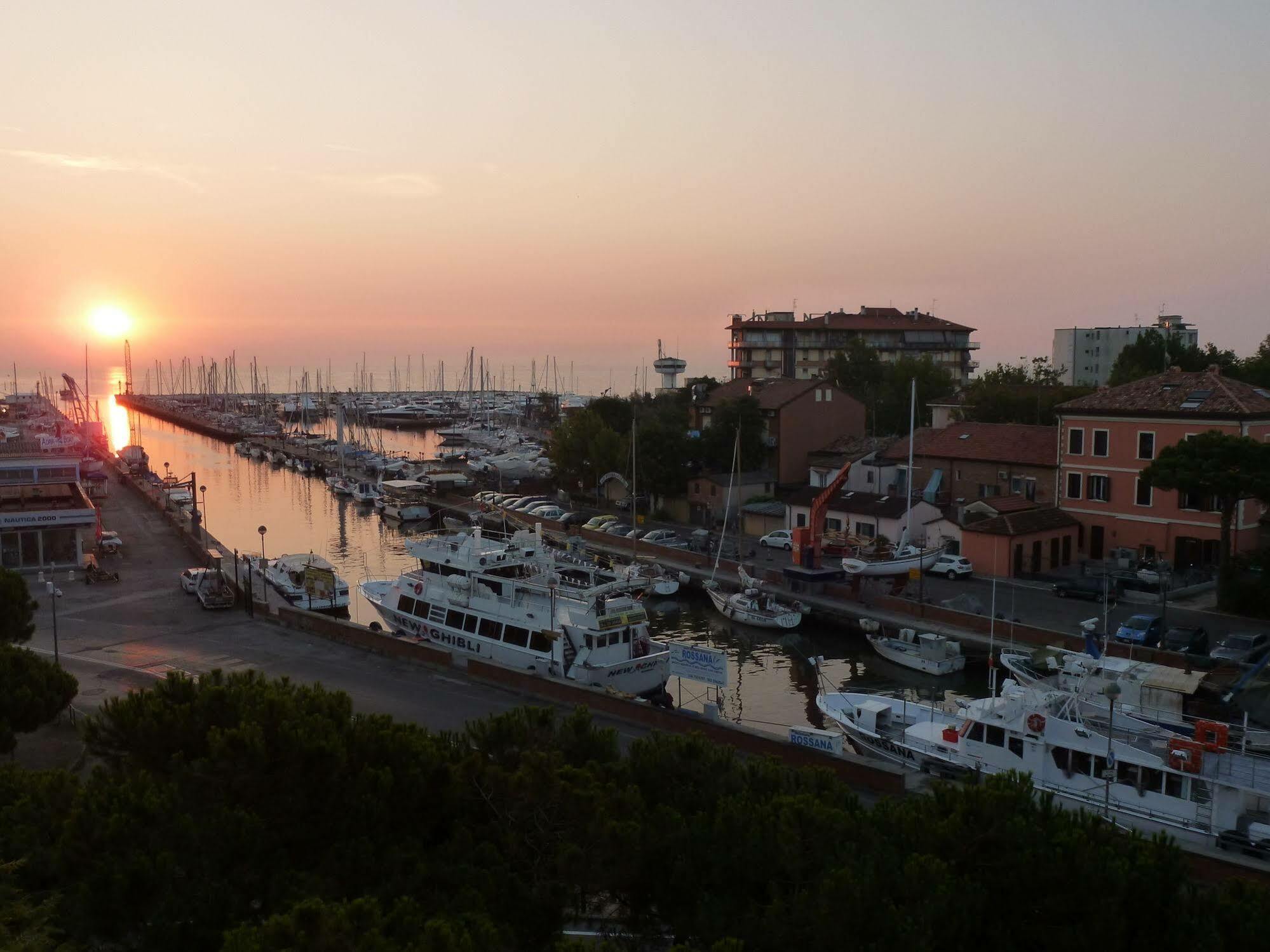 Hotel Franca Μιλάνο Μαριτίμα Εξωτερικό φωτογραφία
